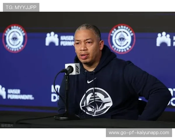 快船被逆转，泰伦卢战术布置饱受质疑，泰伦卢什么时候去的快船